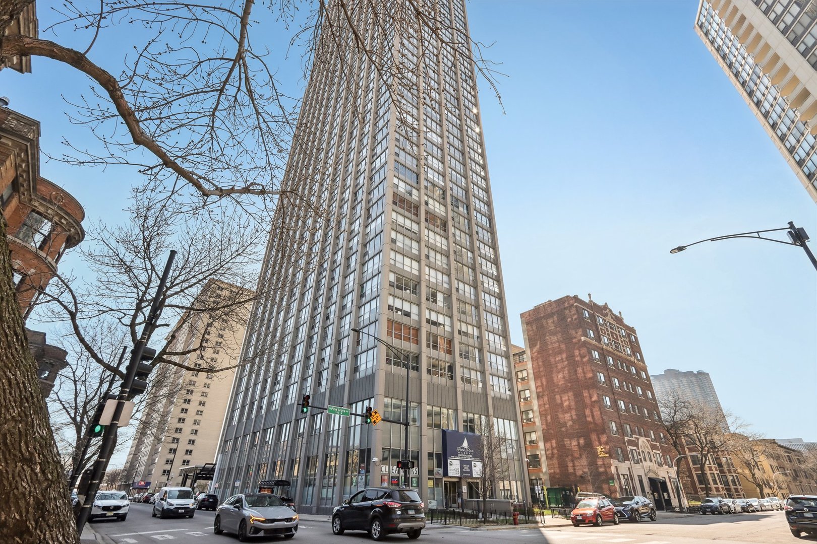 655 West Irving Park Road, Unit 2805 Chicago, IL 60613 - Photo 2 of 37 Gallery Image 2