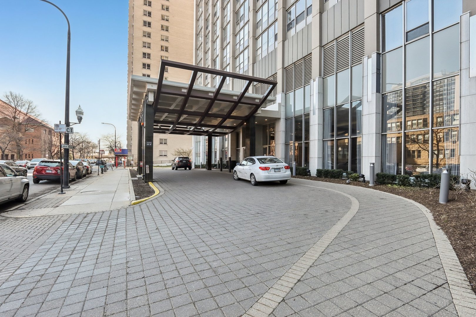 655 West Irving Park Road, Unit 2805 Chicago, IL 60613 - Photo 4 of 37 Gallery Image 4