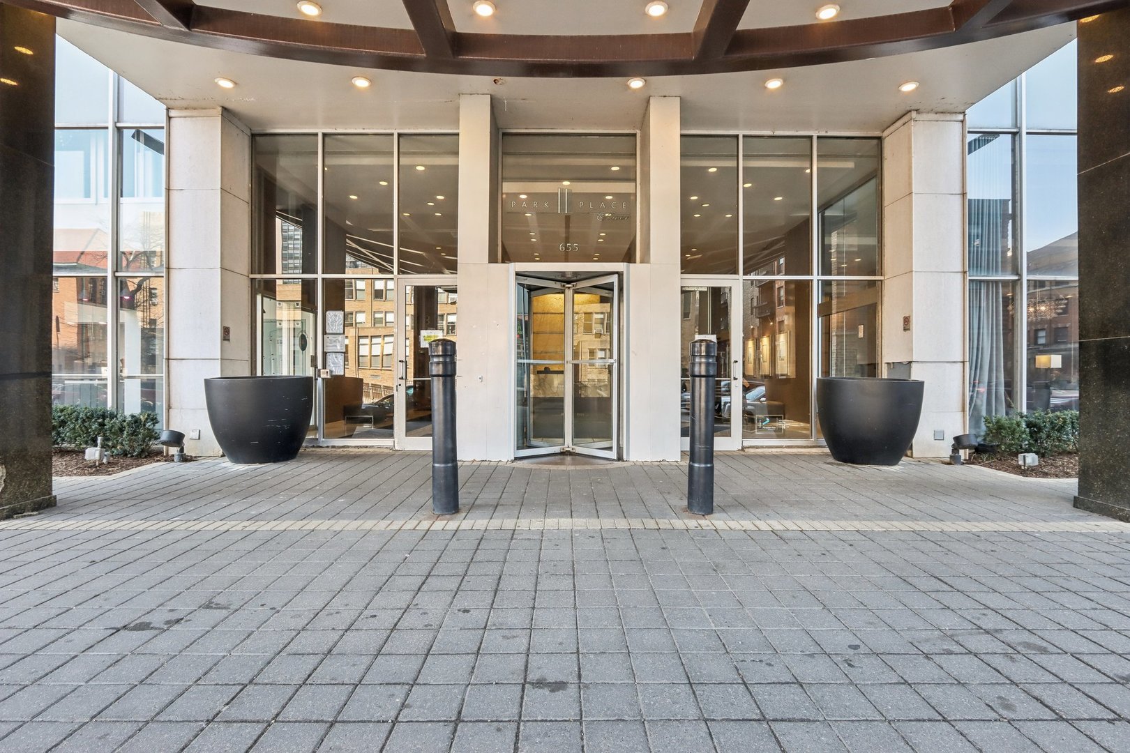 655 West Irving Park Road, Unit 2805 Chicago, IL 60613 - Photo 6 of 37 Gallery Image 6