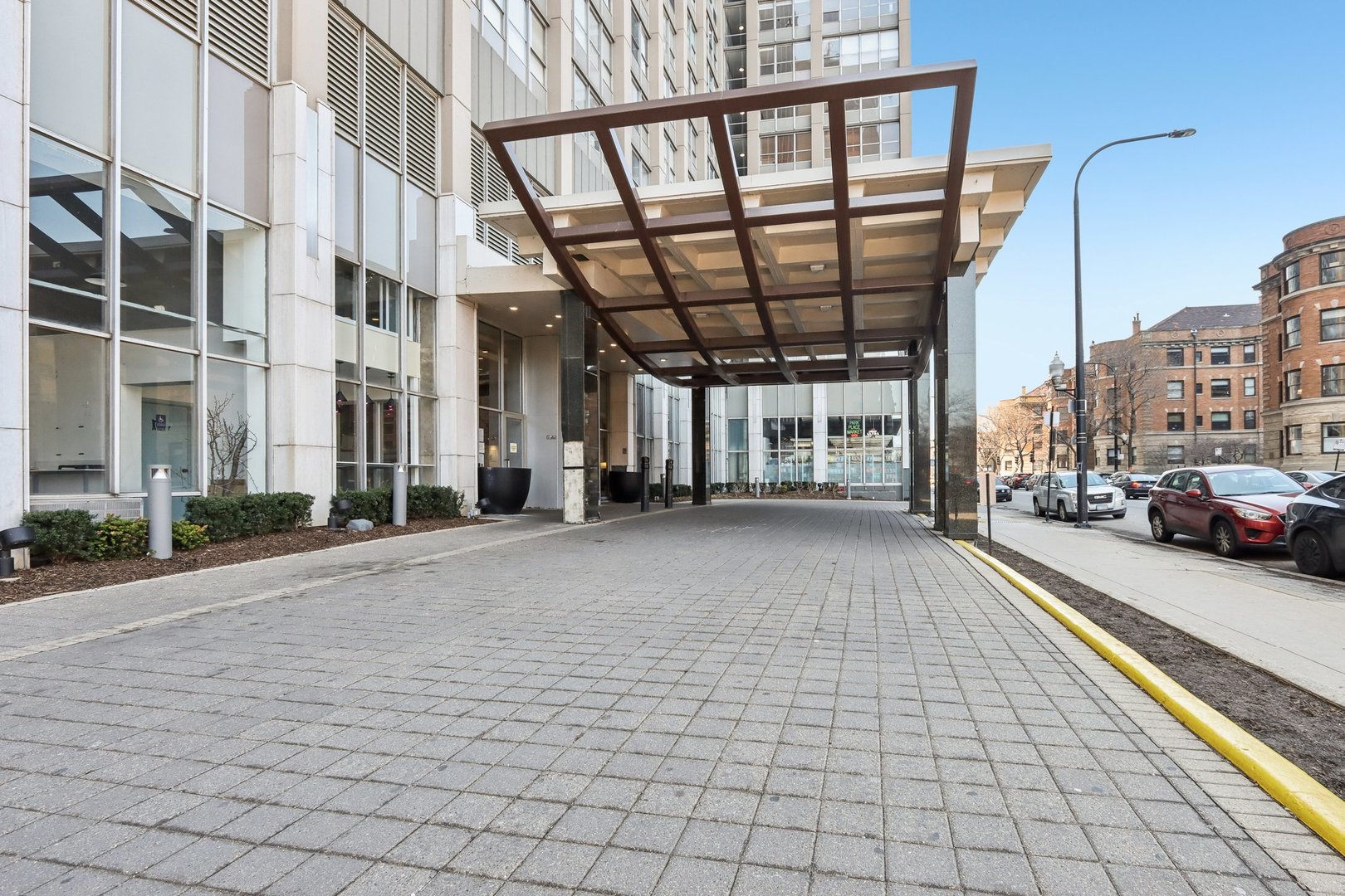 655 West Irving Park Road, Unit 2805 Chicago, IL 60613 - Photo 7 of 37 Gallery Image 7