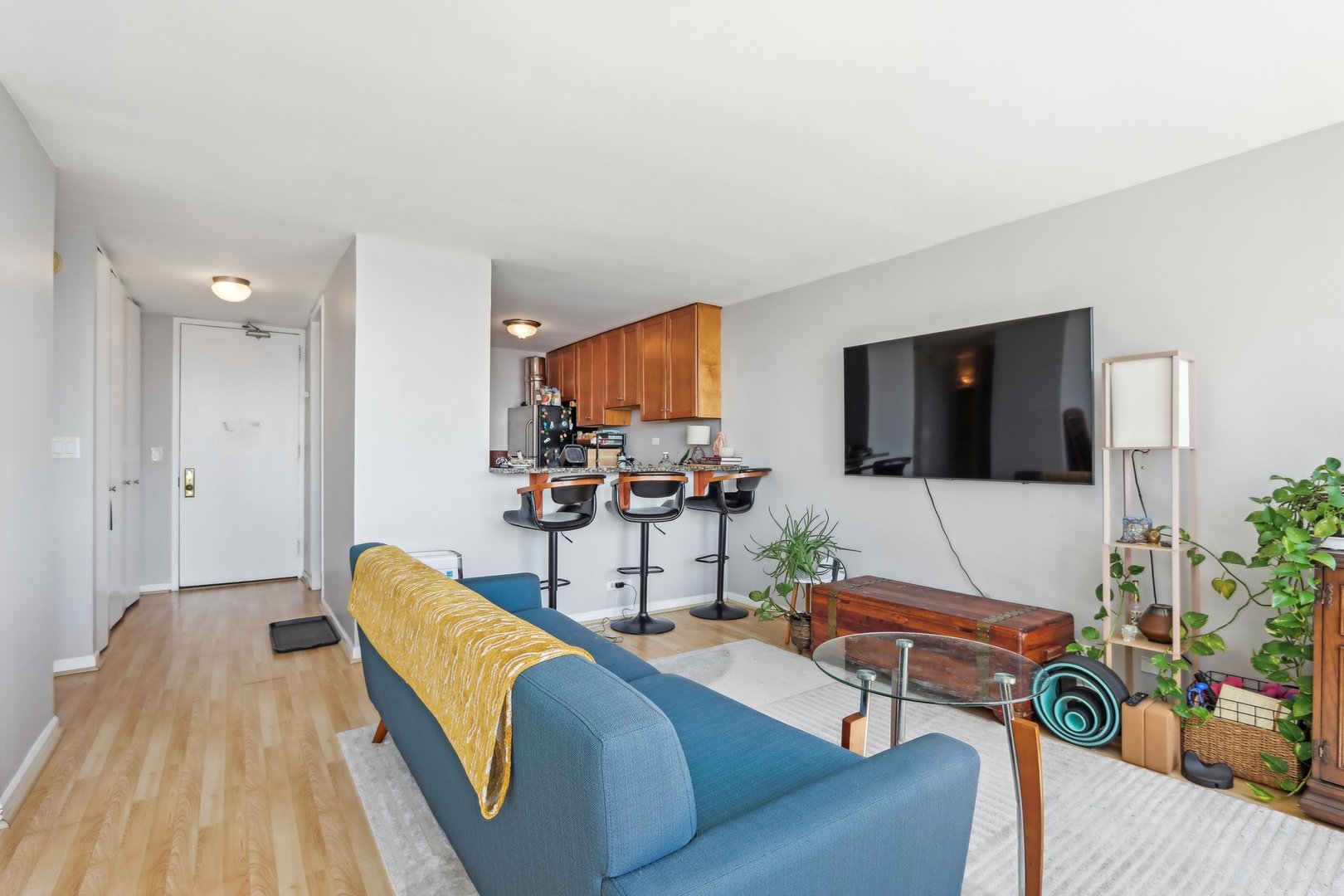 655 West Irving Park Road, Unit 2805 Chicago, IL 60613 - Photo 9 of 37 Gallery Image 9