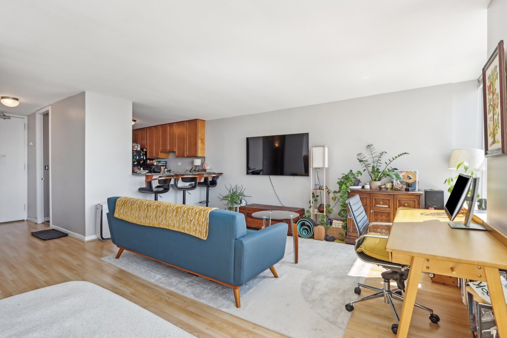 655 West Irving Park Road, Unit 2805 Chicago, IL 60613 - Photo 10 of 37 Gallery Image 10