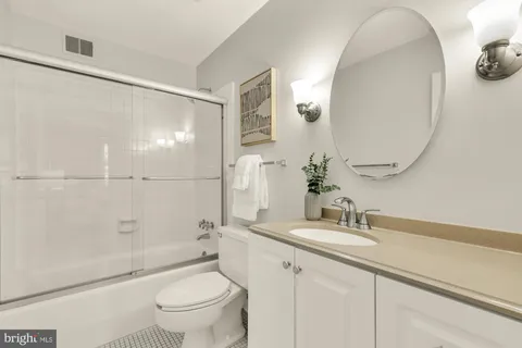 $999,900 | 8 Sangamore Court, Bethesda, MD 20816