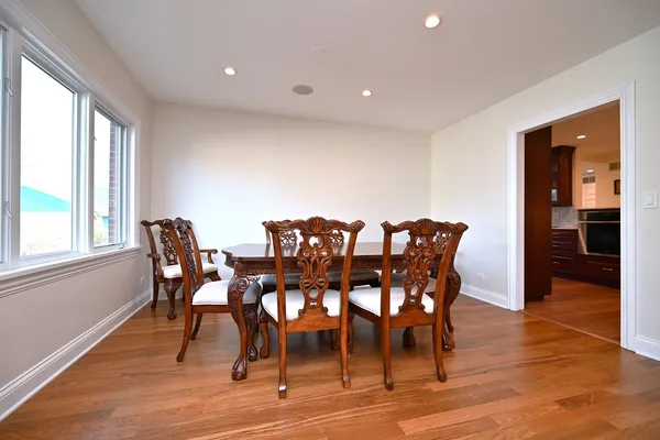 $1,595,000 | 175 Lagoon Drive, Northfield, IL 60093