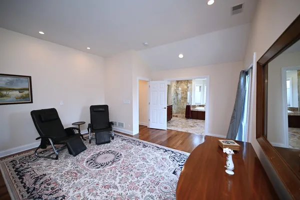 $1,595,000 | 175 Lagoon Drive, Northfield, IL 60093