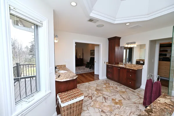 $1,595,000 | 175 Lagoon Drive, Northfield, IL 60093