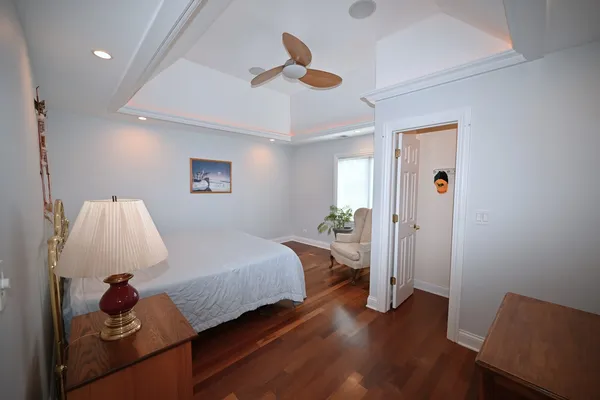 $1,595,000 | 175 Lagoon Drive, Northfield, IL 60093