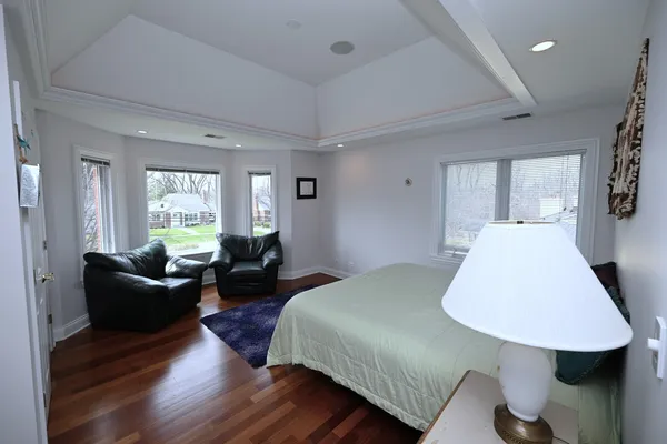 $1,595,000 | 175 Lagoon Drive, Northfield, IL 60093