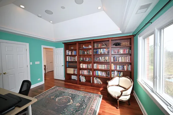 $1,595,000 | 175 Lagoon Drive, Northfield, IL 60093