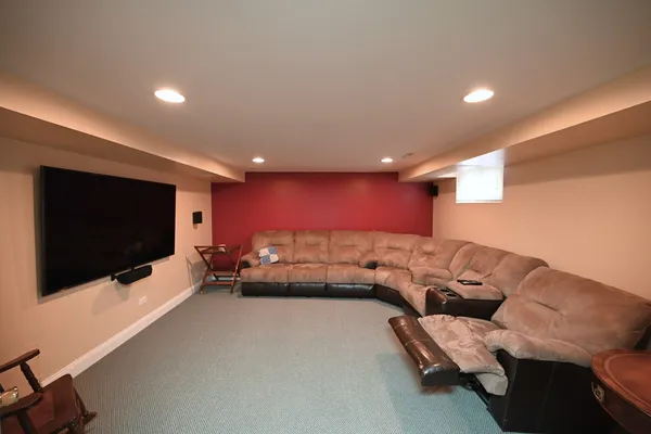 $1,595,000 | 175 Lagoon Drive, Northfield, IL 60093