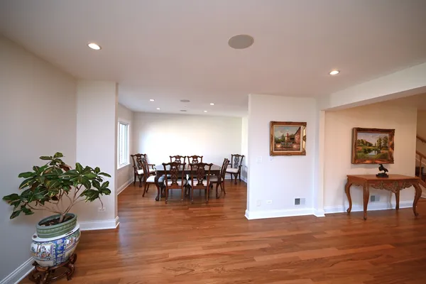 $1,595,000 | 175 Lagoon Drive, Northfield, IL 60093