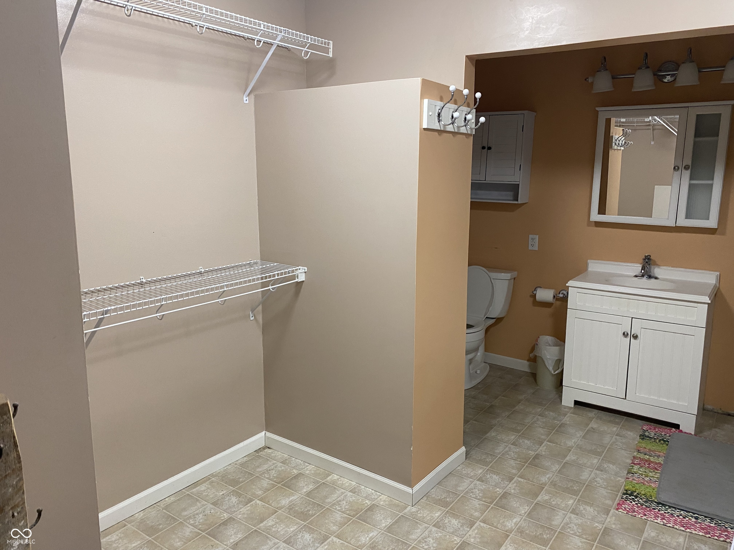 6227 Highway 44 Franklin, IN 46131 - Photo 10 of 17