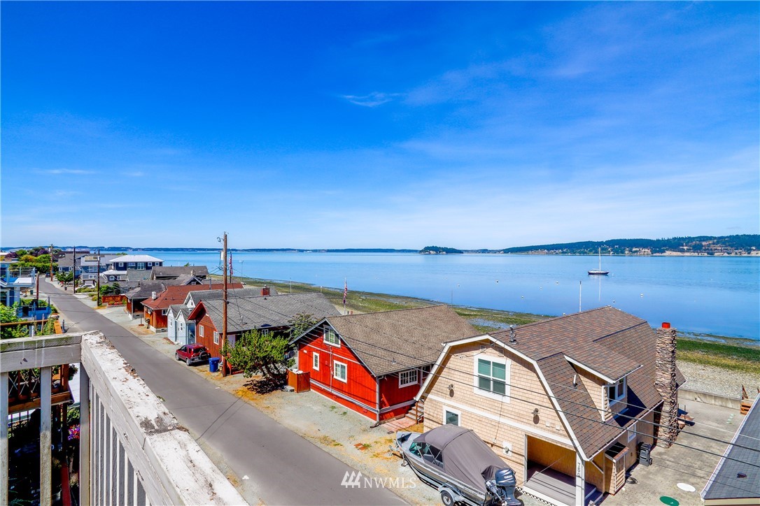 751 Maple Grove Road Camano Island, WA 98282 - Photo 2 of 40 Gallery Image 2