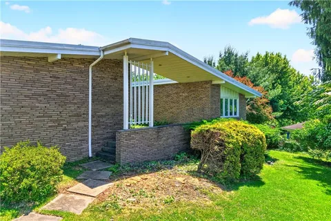 $259,900 | 2219 Mitchell Drive, Irwin, PA 15642