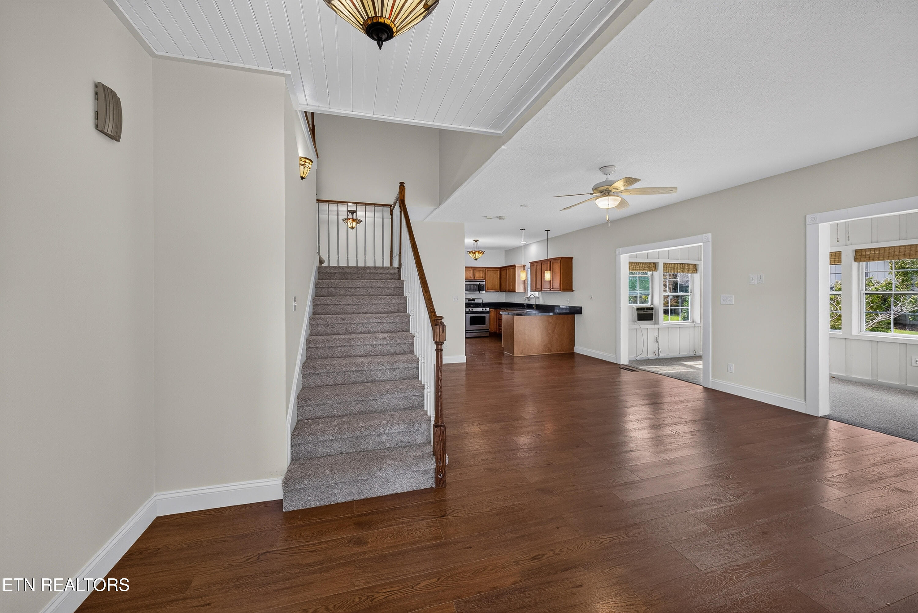 4710 Messer Lane Powell, TN 37849 - Photo 9 of 40 Entry