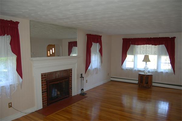 6 Fairview Road Woburn, MA 01801 - Photo 6 of 17 Gallery Image 6