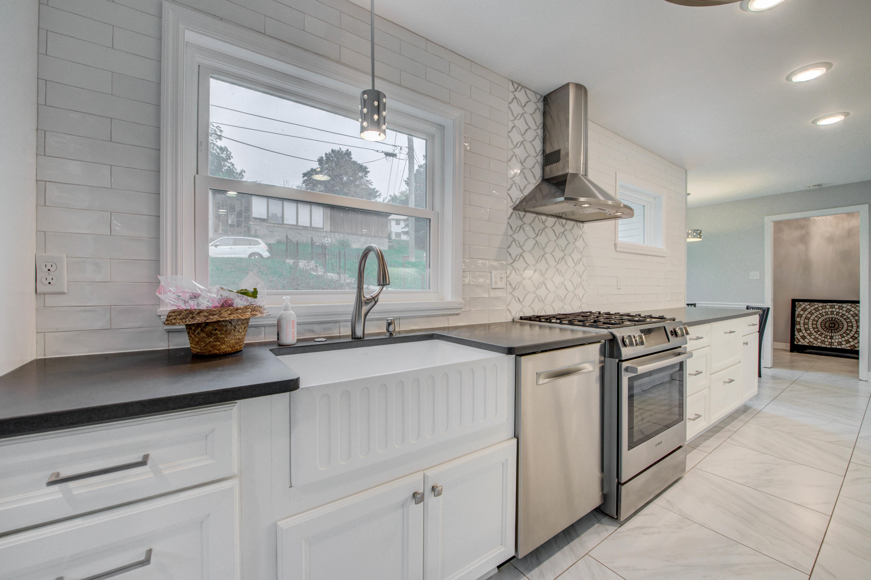 104 Pickwick Lane Oak Ridge, TN 37830 - Photo 15 of 35 KItchen