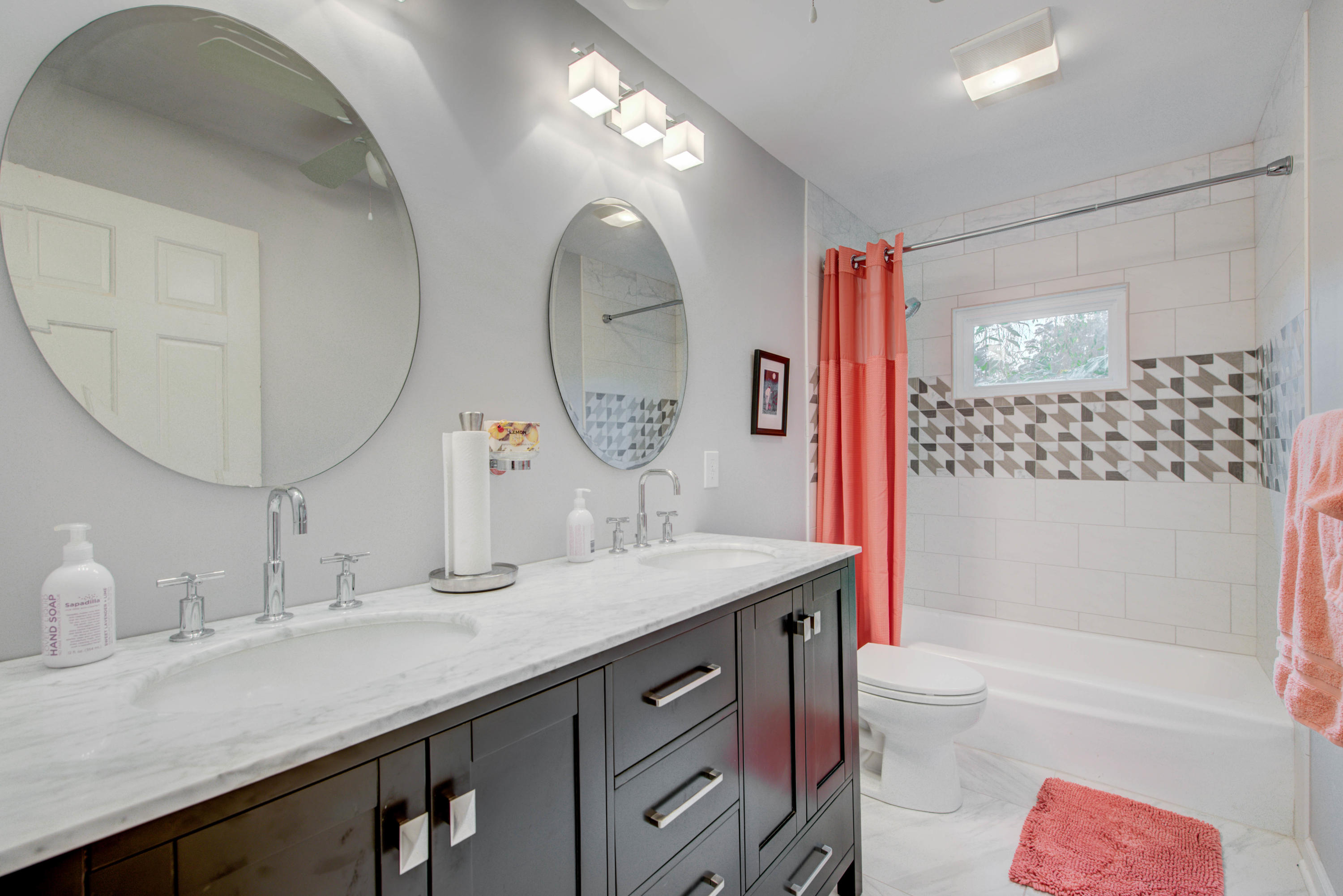 104 Pickwick Lane Oak Ridge, TN 37830 - Photo 27 of 35 Hall Bath