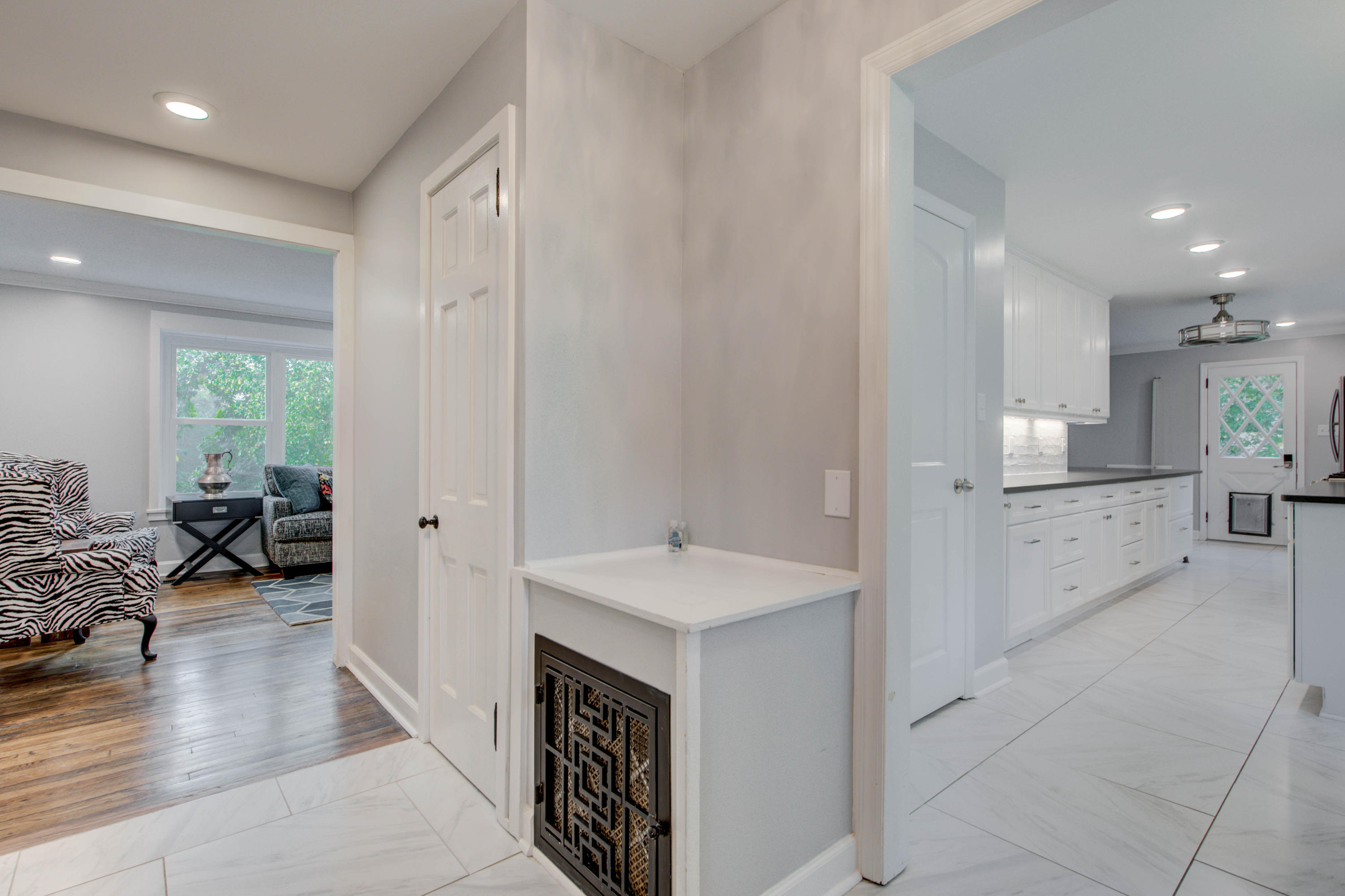104 Pickwick Lane Oak Ridge, TN 37830 - Photo 5 of 35 Foyer
