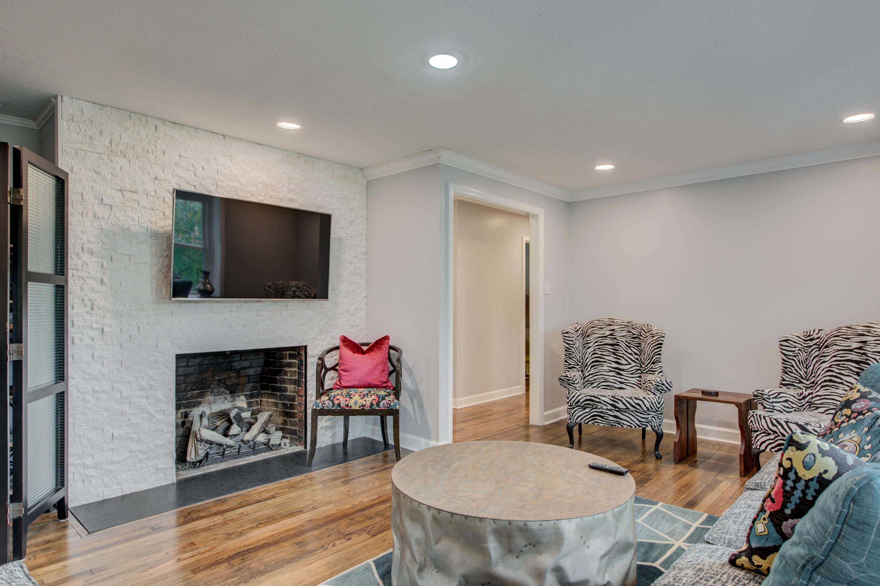 104 Pickwick Lane Oak Ridge, TN 37830 - Photo 7 of 35 Living Room