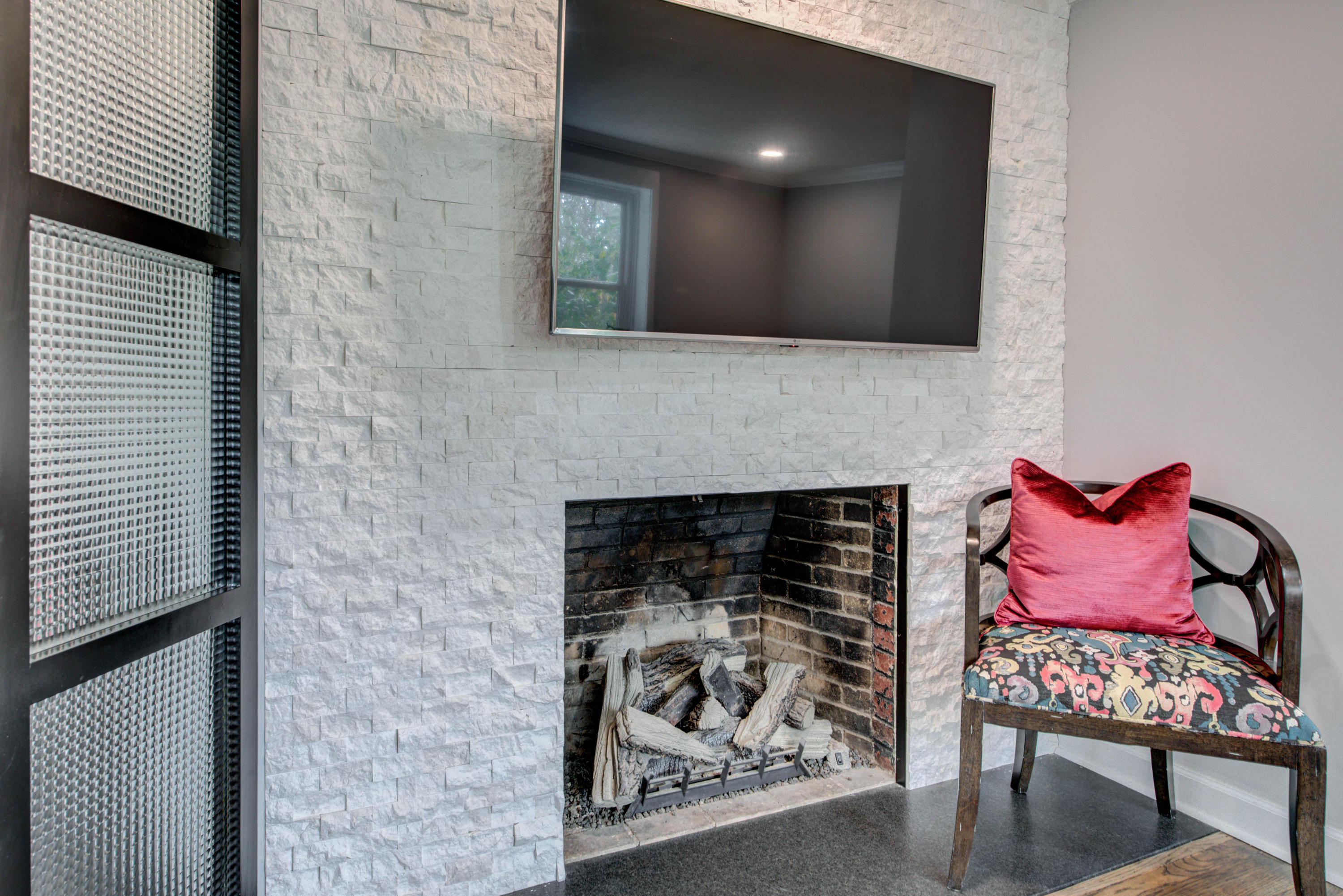 104 Pickwick Lane Oak Ridge, TN 37830 - Photo 9 of 35 Gas fireplace