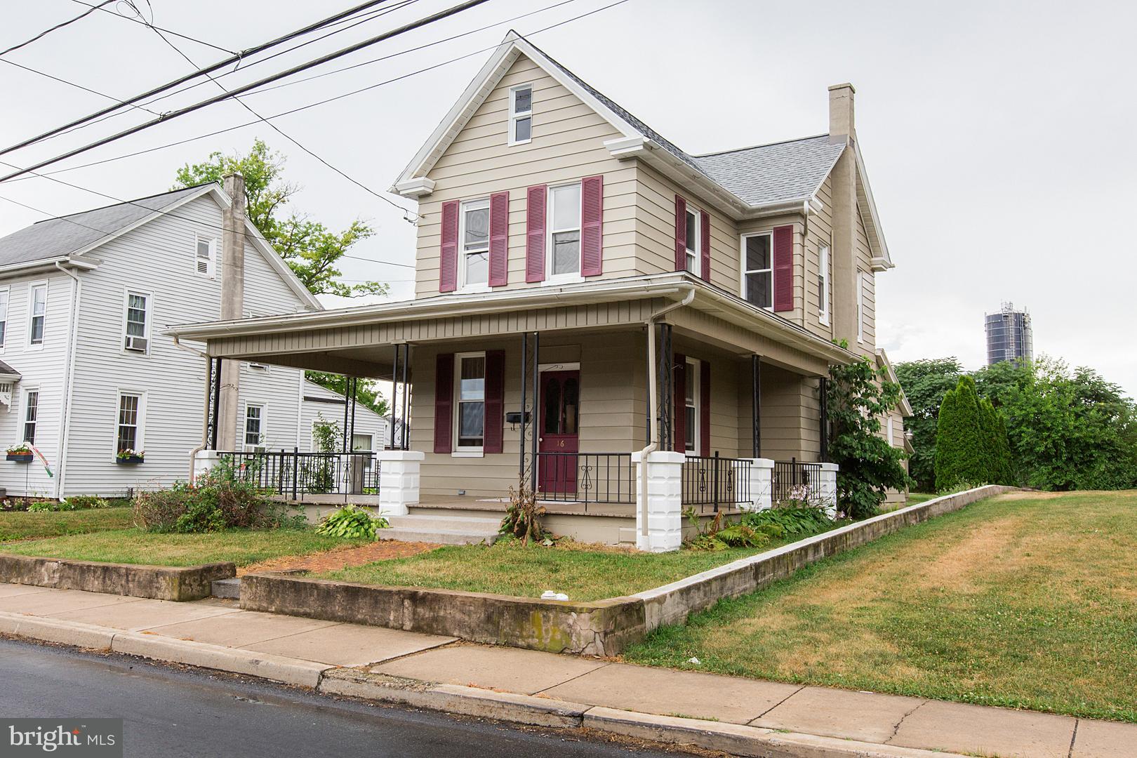 16 Church Street Lititz, PA 17543 - Photo 2 of 38