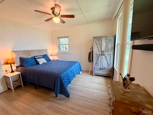 $219,900 | 8816 Gibson Road, Molino, FL 32577