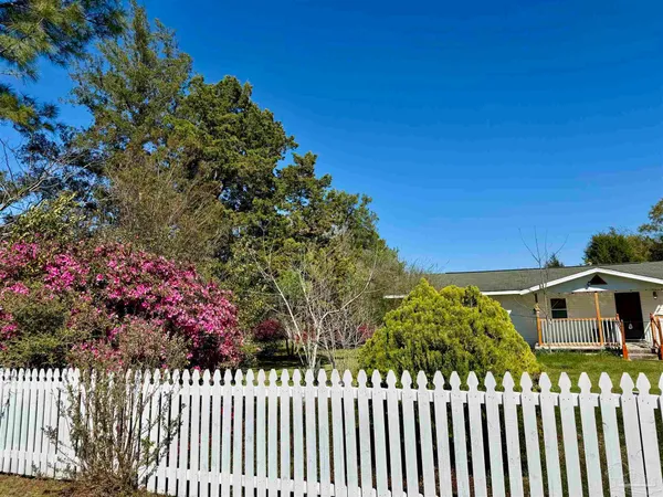 $219,900 | 8816 Gibson Road, Molino, FL 32577