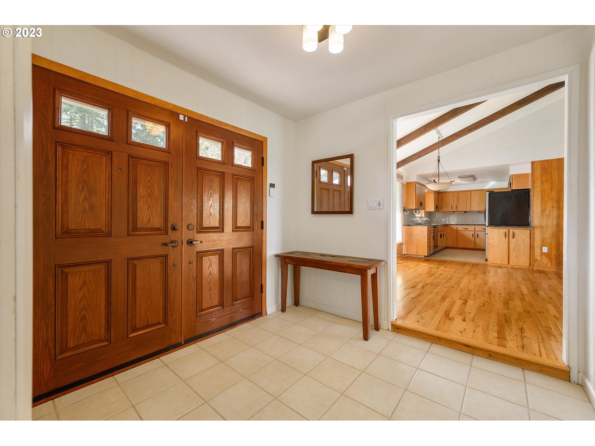 15775 Oakdale Road Dallas, OR 97338 - Photo 2 of 32 a view of an entryway