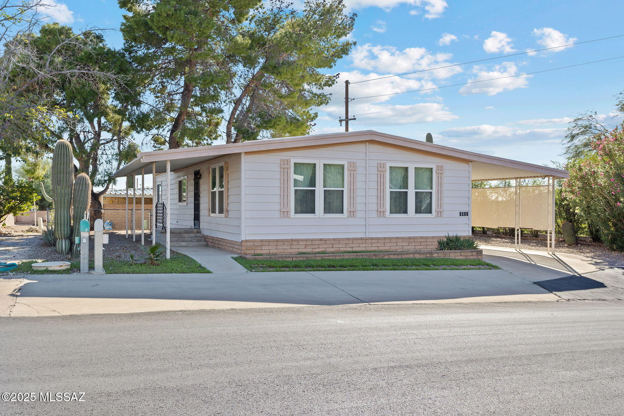 5481 West Rafter Cir Street Tucson, AZ 85713 - Photo 2 of 35