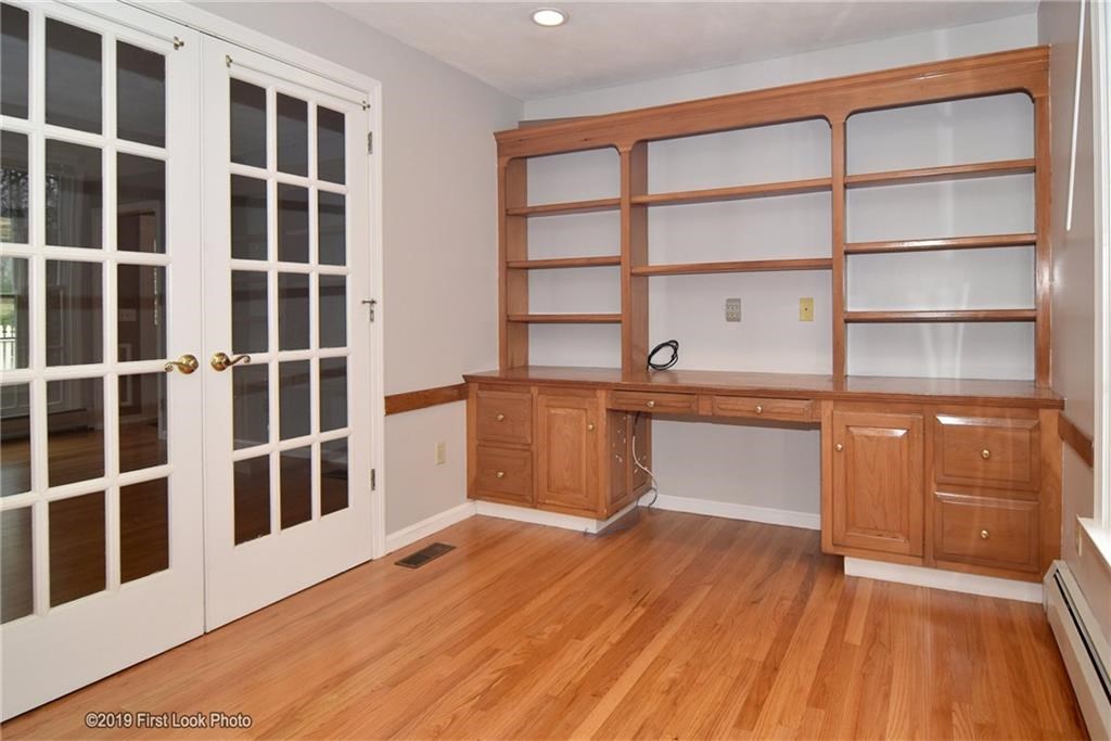 95 Hunter Ridge Drive Scituate, RI 02857 - Photo 16 of 38