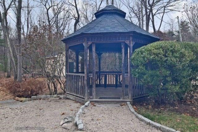95 Hunter Ridge Drive Scituate, RI 02857 - Photo 3 of 38