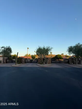 $415,000 | 14012 South Canyon Drive, Unit 20, Phoenix, AZ 85048