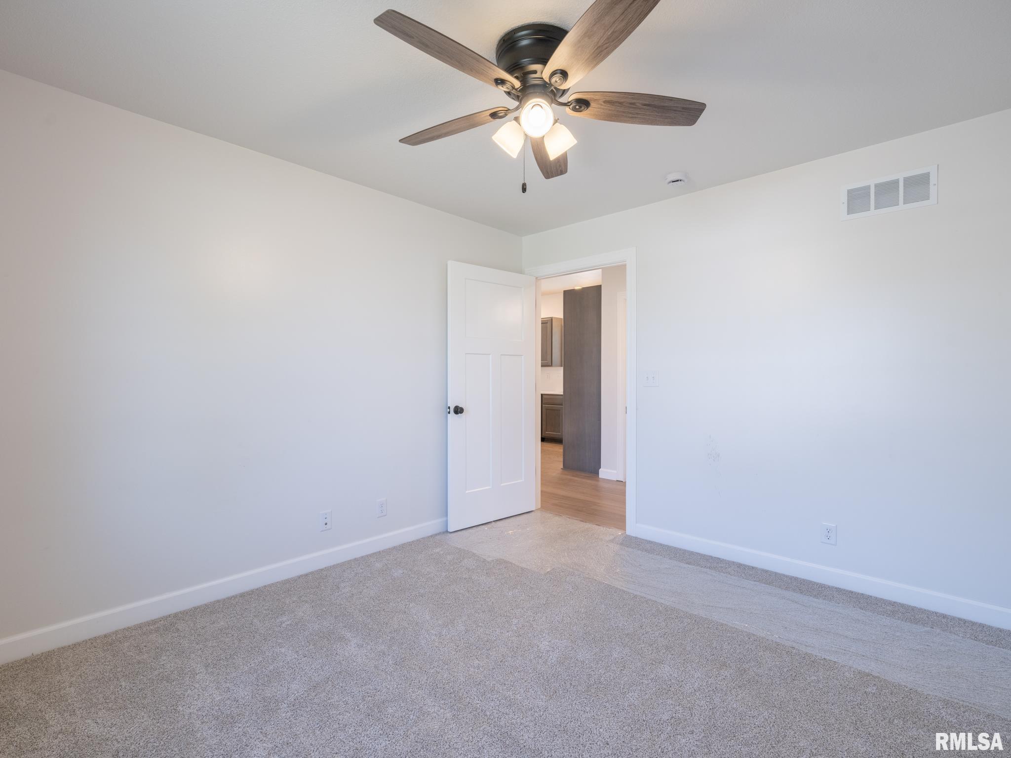 1845 Whitetail Lane Pekin, IL 61554 - Photo 28 of 48 Gallery Image 28