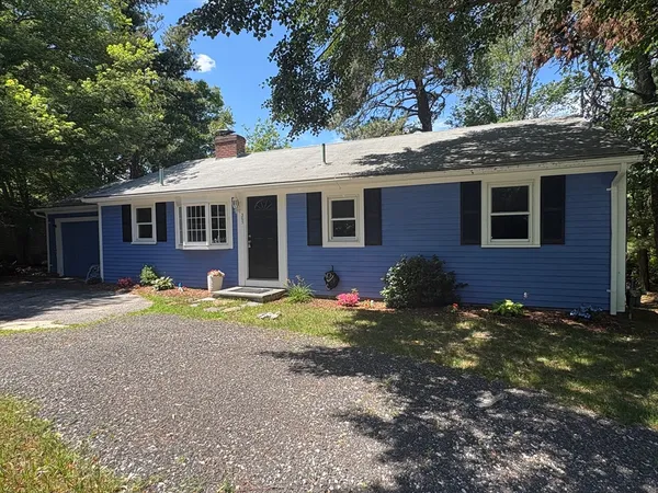 $675,000 | 365 Phinneys Lane, Barnstable, MA 02632