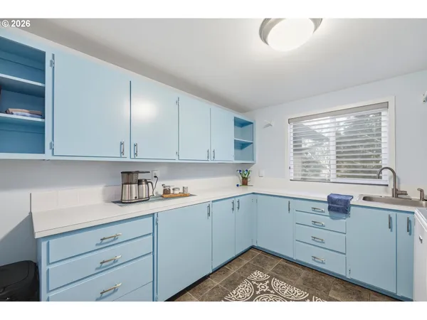 $739,000 | 1996 Kimberly Drive, Eugene, OR 97405