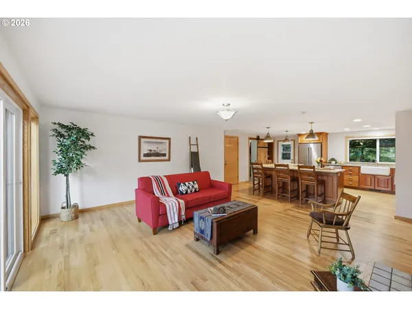 $739,000 | 1996 Kimberly Drive, Eugene, OR 97405