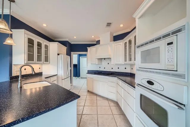 $499,000 | 128 Oak Crest Drive, Bertram, TX 78605