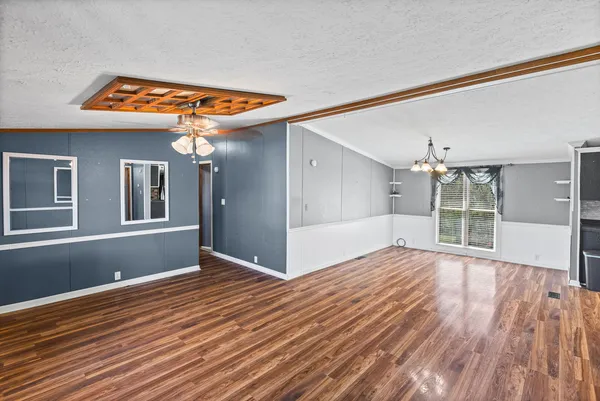 $254,000 | 2689 County Road 1025 East, Salem, IL 62881