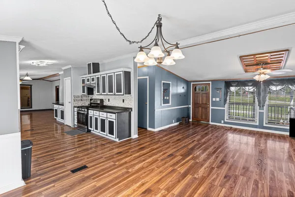 $254,000 | 2689 County Road 1025 East, Salem, IL 62881