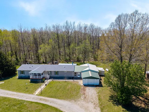 $254,000 | 2689 County Road 1025 East, Salem, IL 62881
