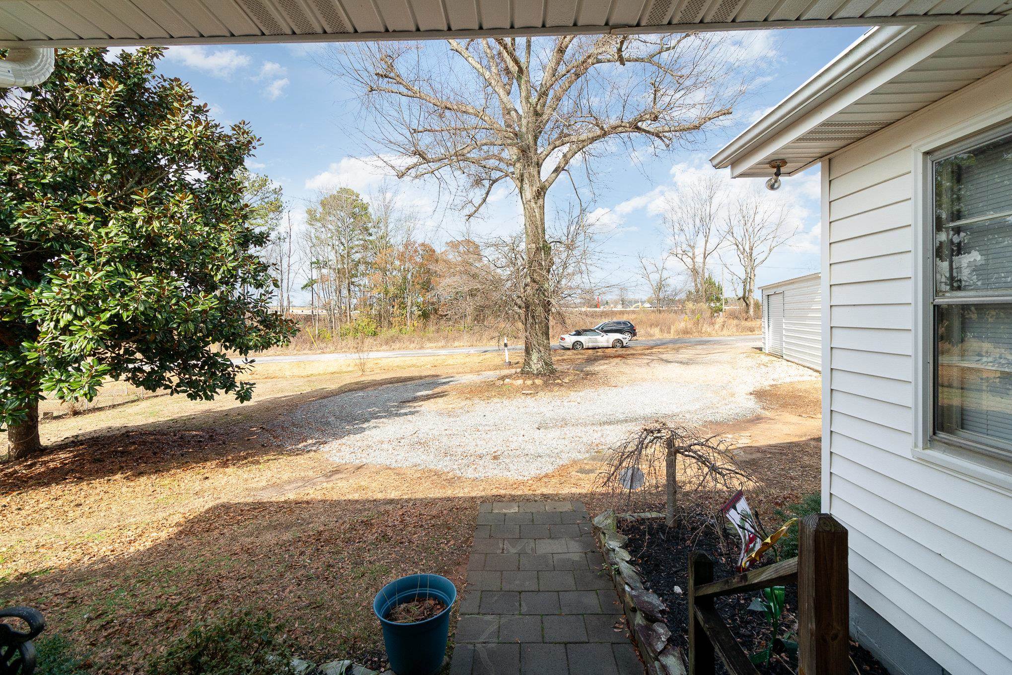 131 Bud Arthur Bridge Road Cowpens, SC 29330 - Photo 3 of 25