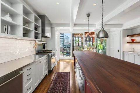 $2,450,000 | 1915 West Wabansia Avenue, Chicago, IL 60622