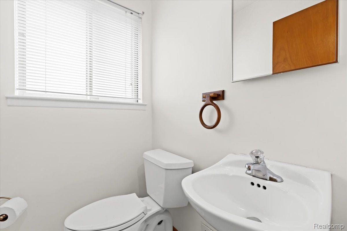 34654 Greentrees Road Sterling Heights, MI 48312 - Photo 18 of 33 Gallery Image 18
