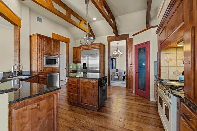 $1,900,000 | 169 Royal Oaks Hill, Fredericksburg, TX 78624