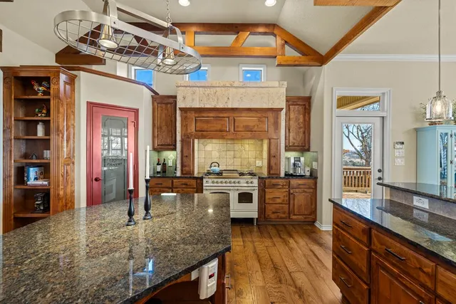 $1,900,000 | 169 Royal Oaks Hill, Fredericksburg, TX 78624