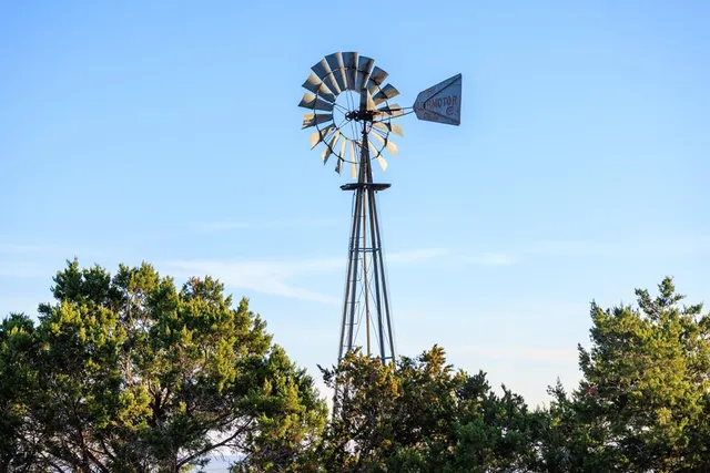 $1,900,000 | 169 Royal Oaks Hill, Fredericksburg, TX 78624