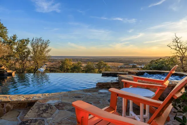 $1,900,000 | 169 Royal Oaks Hill, Fredericksburg, TX 78624