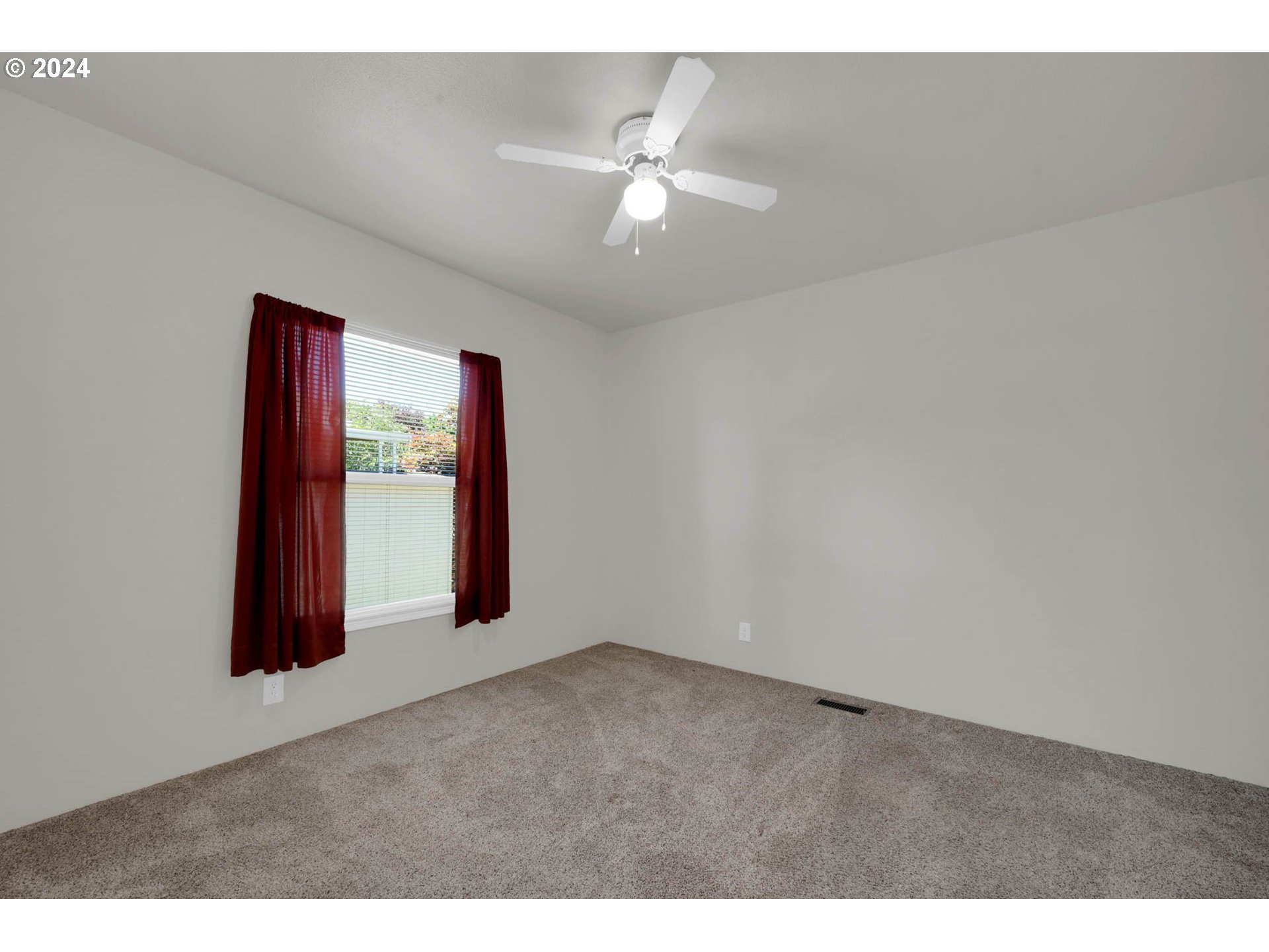 1475 Green Acres Road, Unit 148 Eugene, OR 97408 - Photo 15 of 32 Gallery Image 15