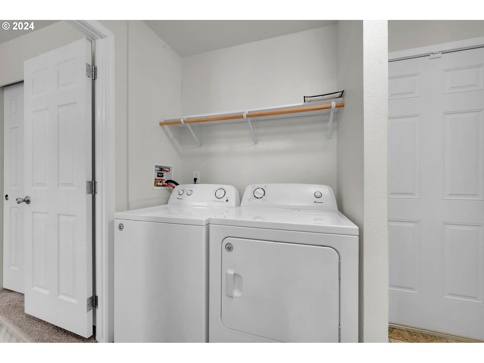 1475 Green Acres Road, Unit 148 Eugene, OR 97408 - Photo 19 of 32 Laundry